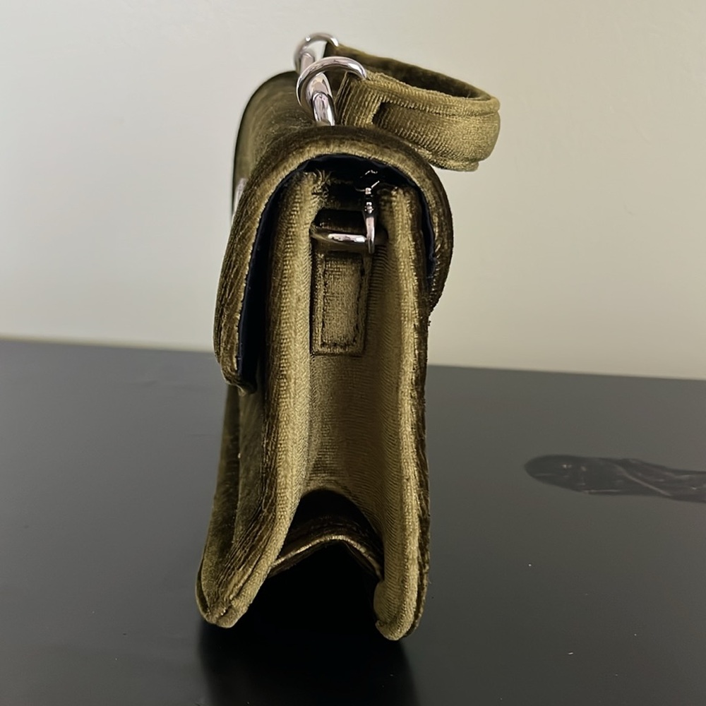 Akira RENDEZVOUX VELVET PURSE. PRICE IS FIRM - Picture 12 of 12